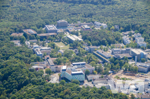 Zentralklinikum und Eltern-Kind-Zentrum am Universitätszentrum