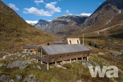 Tungestølen – Hiking Cabin by the Jostedalsbreen Glacier