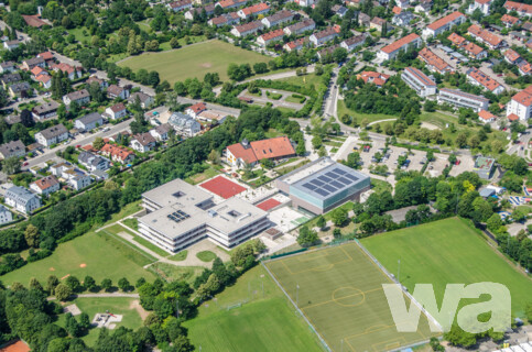 Grund- und Mittelschule mit Zweifachsporthalle und Schwimmbad