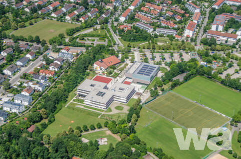 Grund- und Mittelschule mit Zweifachsporthalle und Schwimmbad