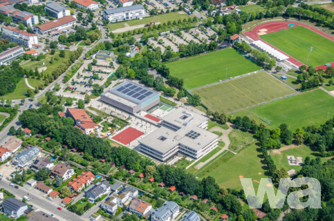 Grund- und Mittelschule mit Zweifachsporthalle und Schwimmbad