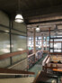 Die Innenräume der Universitäts- und Stadtbibliothek Köln (USB), wie hier der Lesesaal, sind offen gestaltet (Foto: Patricia Huperz)