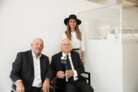 Jürgen und Mila Grossmann mit dem Ehrenpreisträger des BADAP 2022: Richard Meier; Bildquelle: Karsten Staiger
