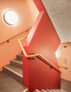 Gesundheitszentrum für das Alter Mathysweg - Blick ins Treppenhaus mit klarer Signaletik. | © Damian Poffet