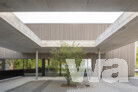 Ersatzneubau Sporthalle Fasanenhofschule Stuttgart – Ansicht Ost, Haupteingang | © Henrik Schipper Photography