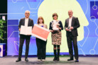 v.l.n.r. Minister Tarek Al-Wazir, Hélène Fontaine, Staatssekretärin Anne Janz, Lutz Dietzold | Foto: Christof Jakob © Rat für Formgebung