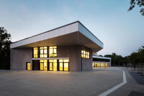 Hauptgebäude der Oberschule Hermannsburg | © www.kasperjensen.com