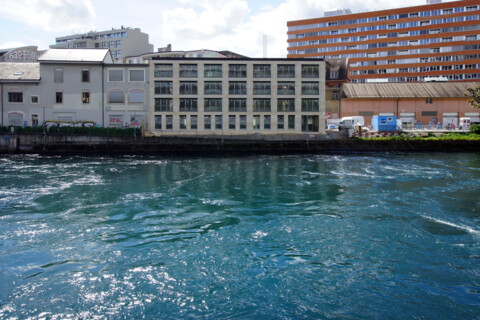 Wood and stone block of flats, 10 units of social housing beside the Rhône