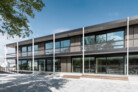 Auszeichnung: Erweiterung des Faust Gymnasiums in Staufen | Bauherrschaft: Landratsamt Breisgau-Hochschwarzwald / Fachbereich Hochbau | Architektur: dasch zürn + partner | Foto: © Bernhard Tränkle