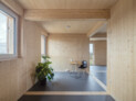 Auszeichnung: Collegium Academicum, Heidelberg-Rohrbach | Bauherr*innen: Collegium Academicum GmbH, Heidelberg | Architekt*innen: DGJ Architektur GmbH, Frankfurt am Main; Biek Architektur, Frankfurt am Main (LPH 8) (Bauleitung); hhpberlin Ingenieure für Brandschutz GmbH, Berlin (Brandschutz LPH 1-4); Schoob Architektur, Offenbach am Main (Brandschutz LPH 5-7) | Landschaftsarchitekt*innen: DGJ Architektur GmbH, Frankfurt am Main (LPH 1-4); GDLA Gornik Denkel landschaftsarchitektur partg mbb, Heidelberg (LPH 5-7) | Foto: Urheberrecht Thilo Ross Urh. Nr. 4026999, Quelle: DGJ Architektur GmbH.