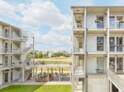Auszeichnung: Collegium Academicum, Heidelberg-Rohrbach | Bauherr*innen: Collegium Academicum GmbH, Heidelberg | Architekt*innen: DGJ Architektur GmbH, Frankfurt am Main; Biek Architektur, Frankfurt am Main (LPH 8) (Bauleitung); hhpberlin Ingenieure für Brandschutz GmbH, Berlin (Brandschutz LPH 1-4); Schoob Architektur, Offenbach am Main (Brandschutz LPH 5-7) | Landschaftsarchitekt*innen: DGJ Architektur GmbH, Frankfurt am Main (LPH 1-4); GDLA Gornik Denkel landschaftsarchitektur partg mbb, Heidelberg (LPH 5-7) | Foto: Urheberrecht Thilo Ross Urh. Nr. 4026999, Quelle: DGJ Architektur GmbH.