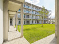 Auszeichnung: Collegium Academicum, Heidelberg-Rohrbach | Bauherr*innen: Collegium Academicum GmbH, Heidelberg | Architekt*innen: DGJ Architektur GmbH, Frankfurt am Main; Biek Architektur, Frankfurt am Main (LPH 8) (Bauleitung); hhpberlin Ingenieure für Brandschutz GmbH, Berlin (Brandschutz LPH 1-4); Schoob Architektur, Offenbach am Main (Brandschutz LPH 5-7) | Landschaftsarchitekt*innen: DGJ Architektur GmbH, Frankfurt am Main (LPH 1-4); GDLA Gornik Denkel landschaftsarchitektur partg mbb, Heidelberg (LPH 5-7) | Foto: Urheberrecht Thilo Ross Urh. Nr. 4026999, Quelle: DGJ Architektur GmbH.