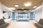 Bestes Projekt in der Kategorie „Wohnen + Beherbergung“: Wilhelmsruher Damm 142, Berlin – Umbau GESOBAU-Verwaltungssitz zu Seniorenwohnen | Anne Lampen Architekten BDA | Foto: © Thomas Bruns