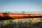 Kategorie: Fuß- und Radwegbrücken | Auszeichnung + Sonderpreis Nachhaltigkeit: Neue Regenbrücke, Roding | Dipl.-Ing. (FH) Hubert Busler, Mayr Ludescher Partner; Dipl.-Ing. Falko Schmitt, Dipl.-Ing. Dirk Krolikowski, DKFS.io | Foto: © DKFS mit Mayr Ludescher Partner