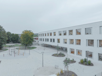 MAX45 – 2025