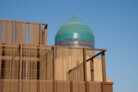 Winning Design of the AlMusalla Prize 2025 at the Bukhara Biennial 2025: EAST Architecture in collaboration with engineers AKT II and artist Rayyane Tabet || Photo: © Sara Saad, courtesy of the Diriyah Biennale Foundation