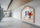 1. Preis: Kinder- und Jugendklinik Freiburg, Freiburg im Breisgau | Architekturbüro: Kopvol architecture & psychology | Auftraggeber: Zentrum für Kinder- und Jugendmedizin, Universitätsklinikum Freiburg & Initiative der Kinder- und Jugendklinik Freiburg e.V. || Foto: © David Matthiessen Fotografie