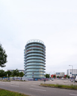 Fernwärmespeicher mit Verteilzentrale Fernwärmespeicher mit Verteilzentrale