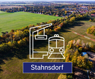 Foto & Repro: Gemeinde Stahnsdorf; Motiv: Archiv-Luftbild des noch unbebauten Areals des künftigen S-Bahnhofs an der Sputendorfer Straße, Aufnahmezeitpunkt: Herbst 2022