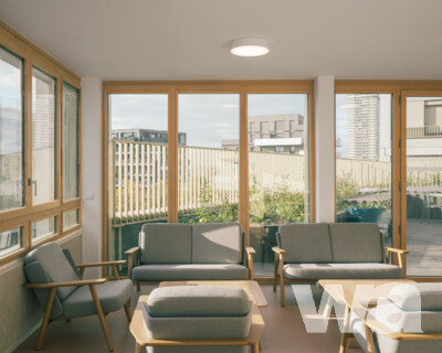 75 Studentenwohnungen, 75 Sozialwohnungen und Medienbibliothek | © Charly Broyez